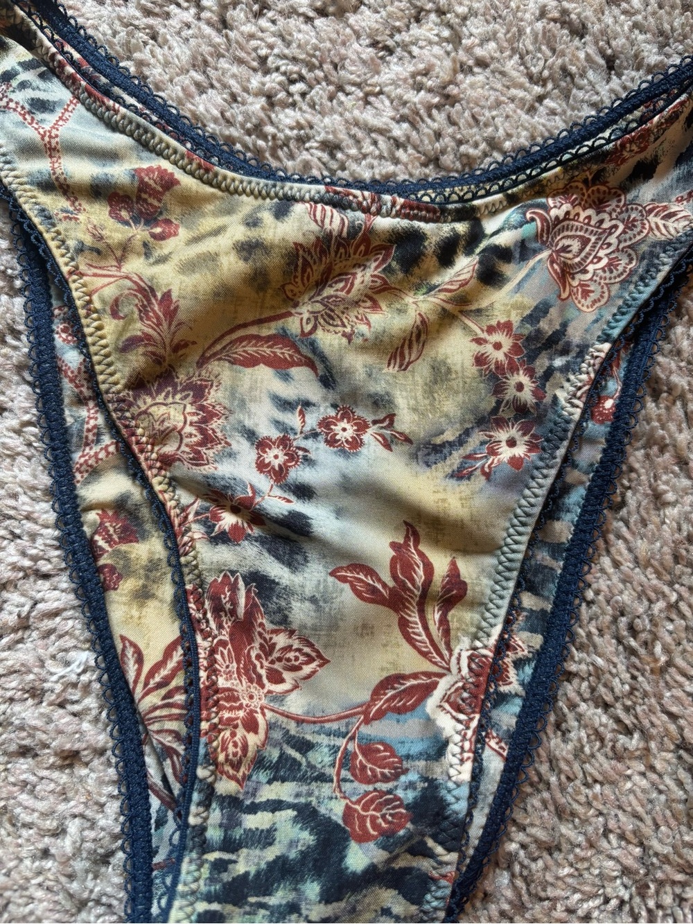 Floral Print High-Cut Bikini Bottom in Multi-Color - Picture 2 of 2